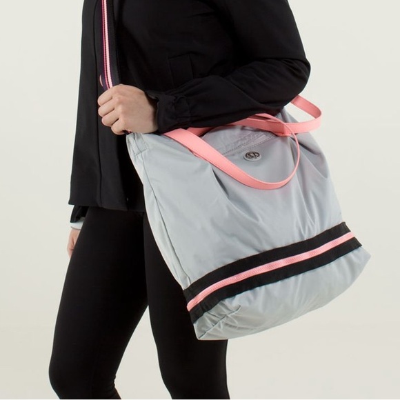 ✨💖 LULULEMON Athletica Enlighten and Expand  Expandable Tote Exercise Bag 💖✨ - Picture 1 of 13